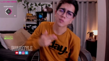 Juancamroom  08-11-2021 video biglips